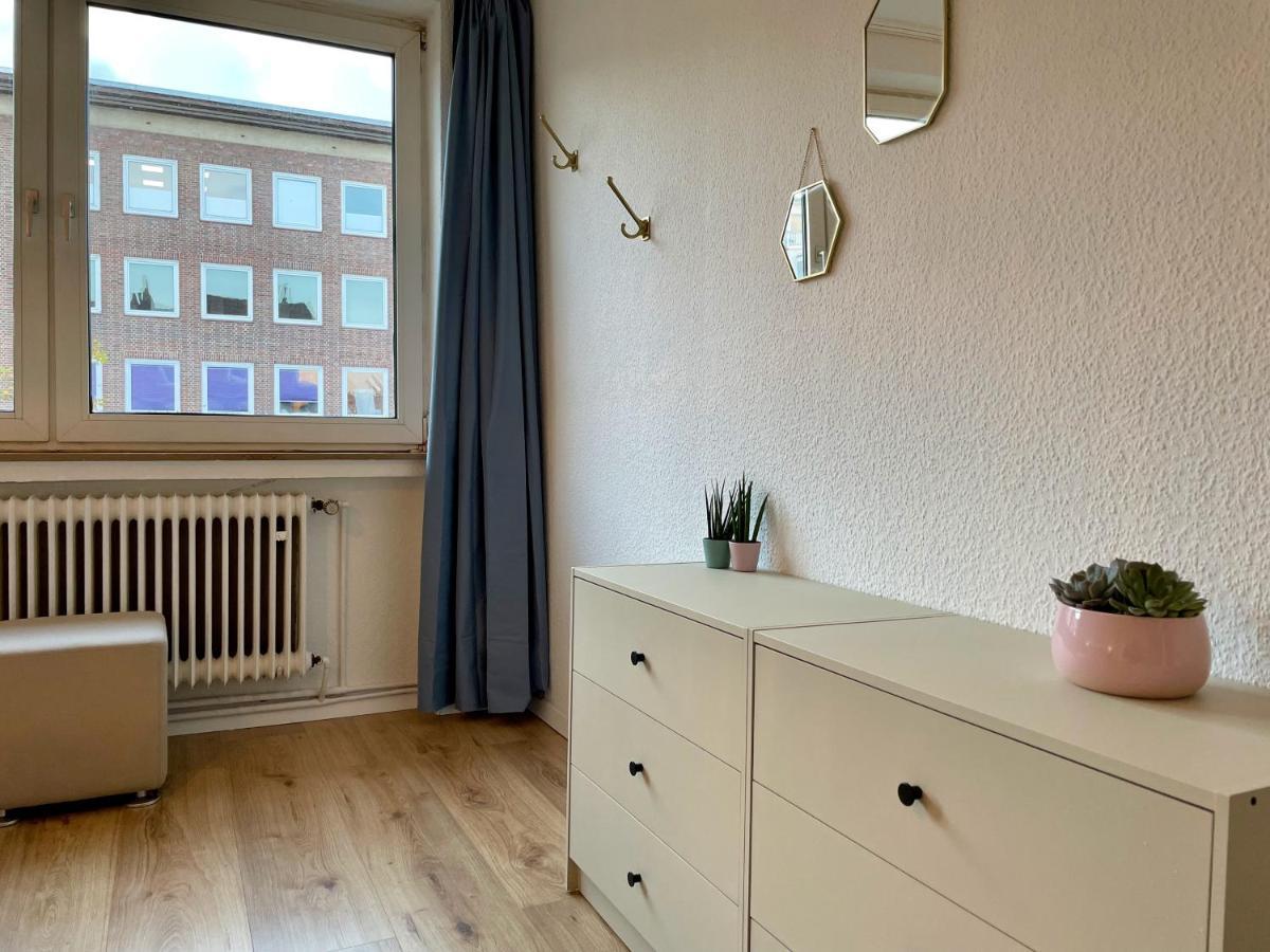 Purple Kitchen - Apartment Mit Grosser Wohnkueche Bremerhaven Kültér fotó