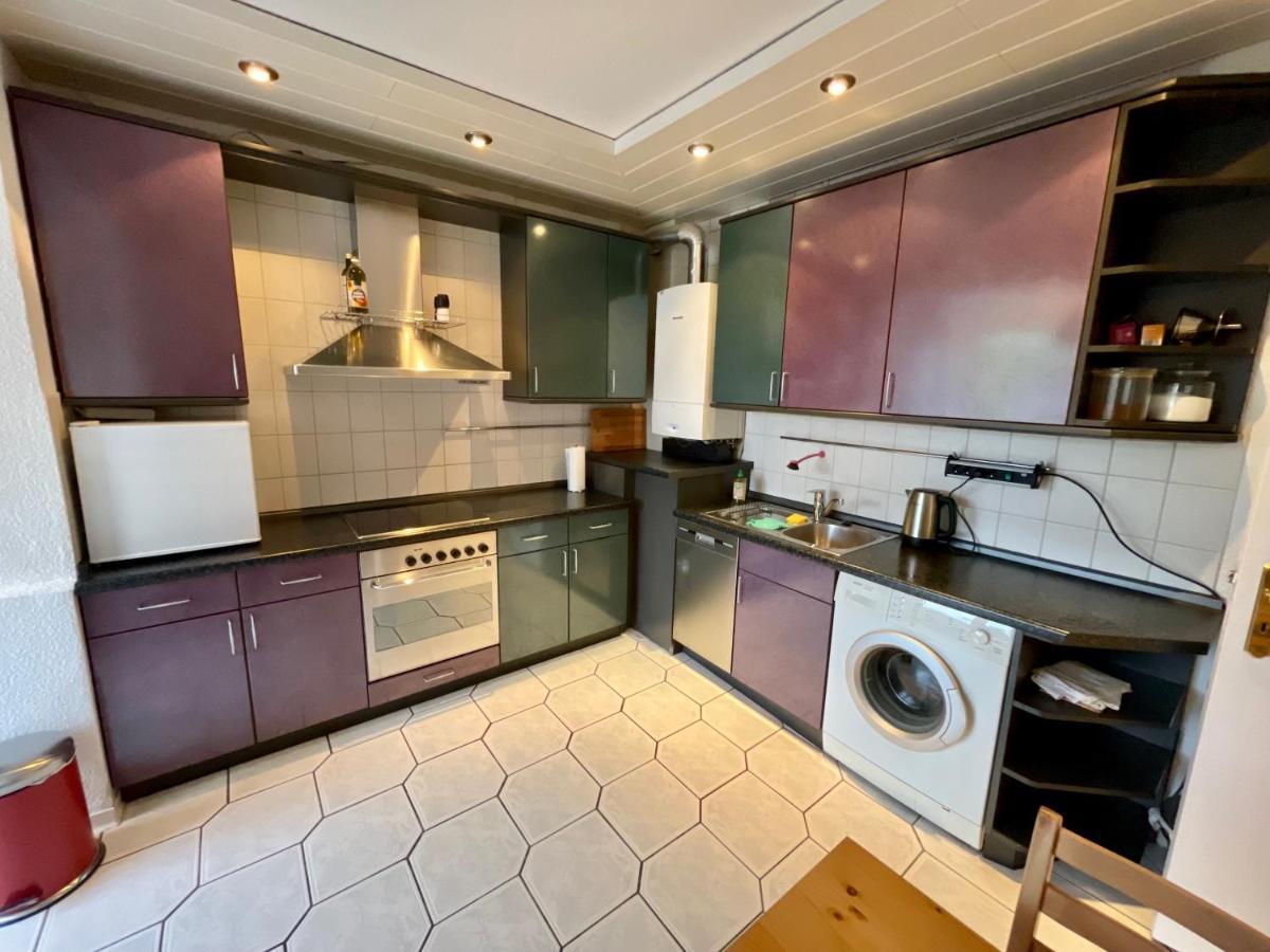 Purple Kitchen - Apartment Mit Grosser Wohnkueche Bremerhaven Kültér fotó